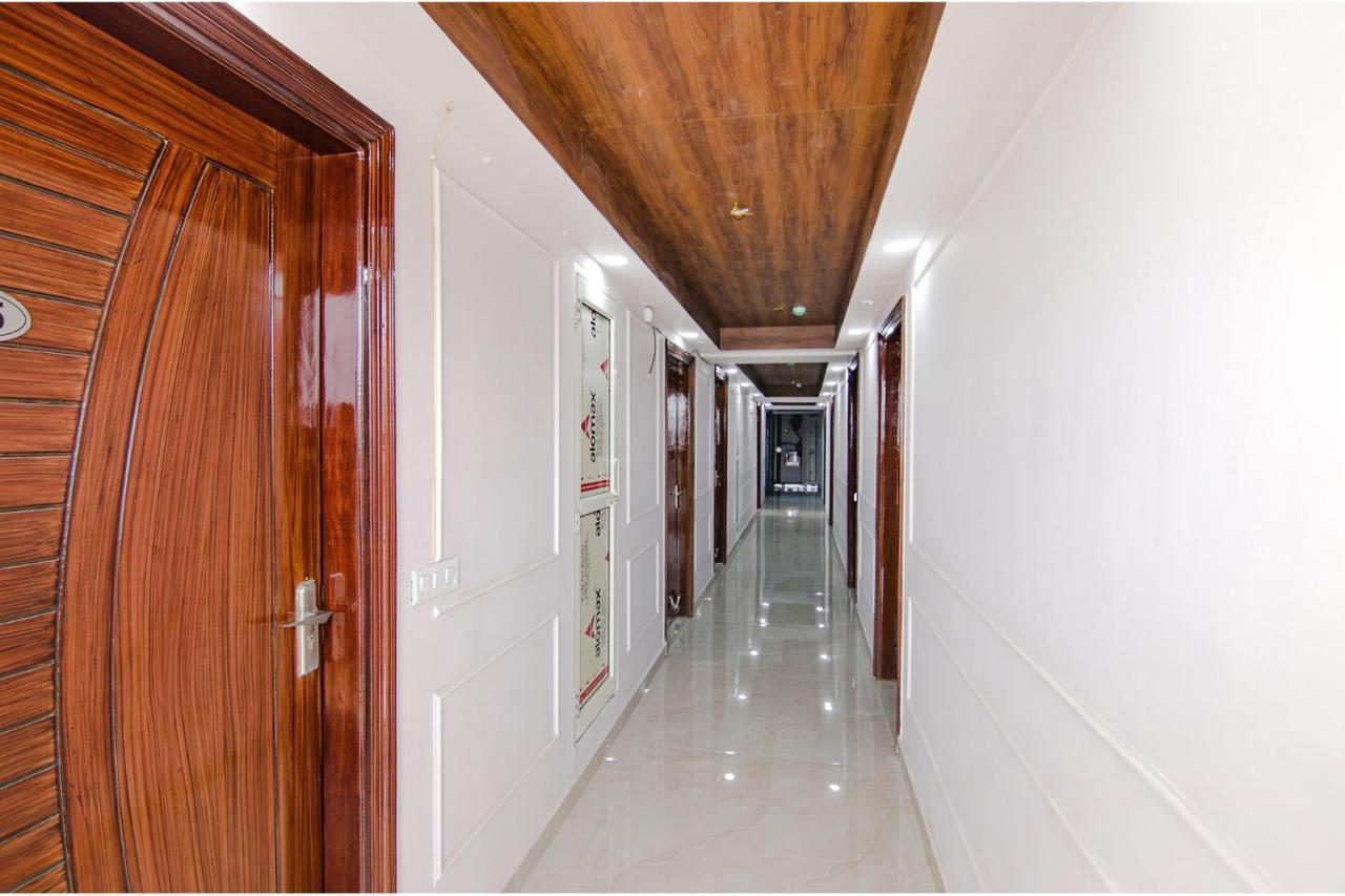 Fabhotel Satyam International โนอิดา ภายนอก รูปภาพ
