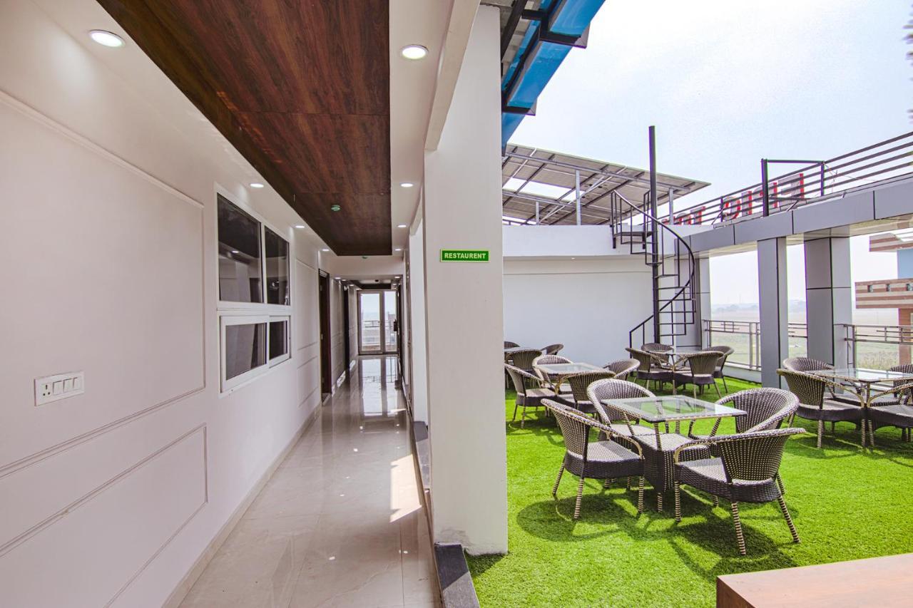 Fabhotel Satyam International โนอิดา ภายนอก รูปภาพ