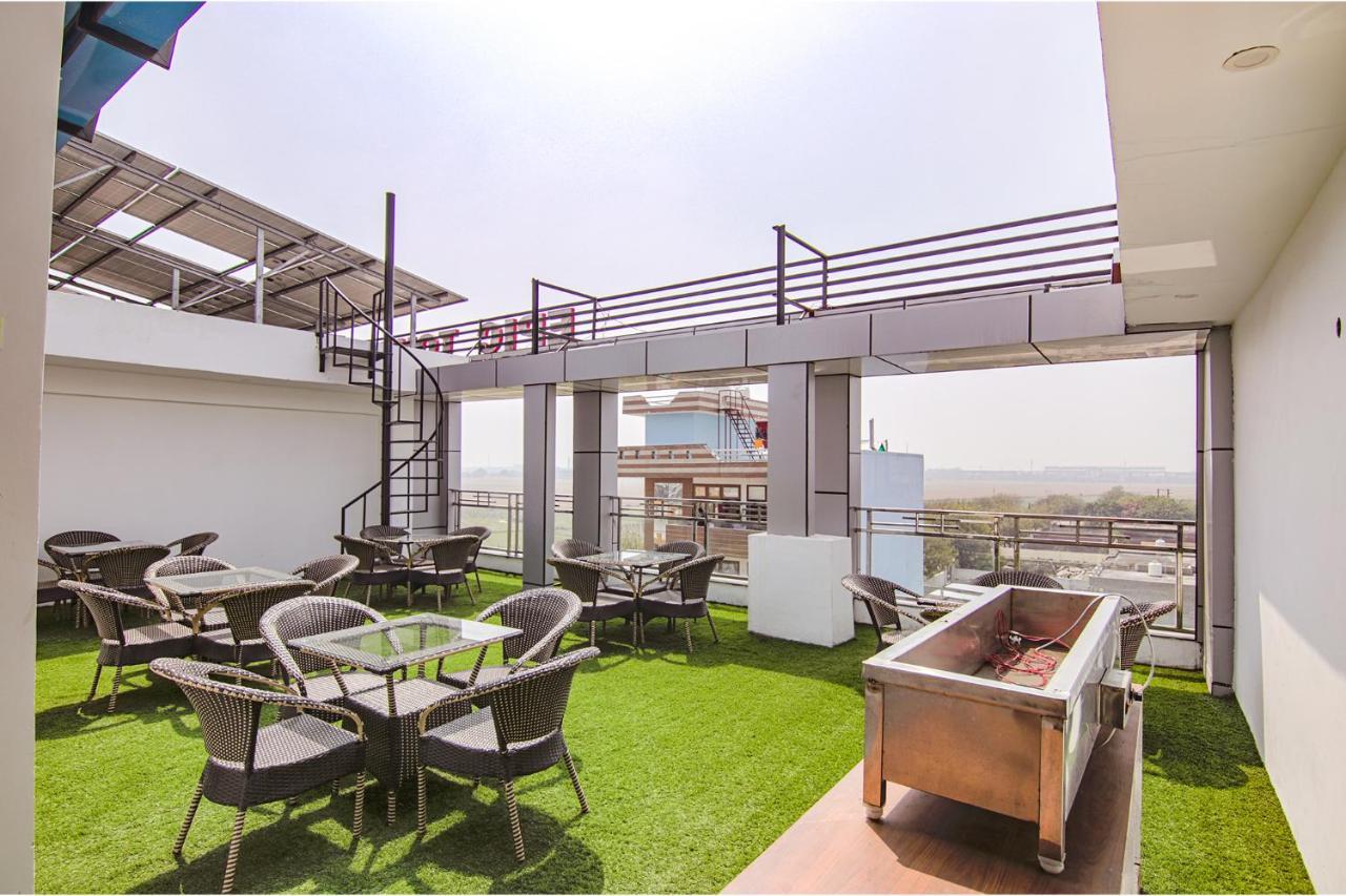Fabhotel Satyam International โนอิดา ภายนอก รูปภาพ